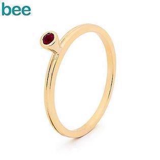 Bee Jewelry guldring i 9 kt. med rød rubin - ringmål 54